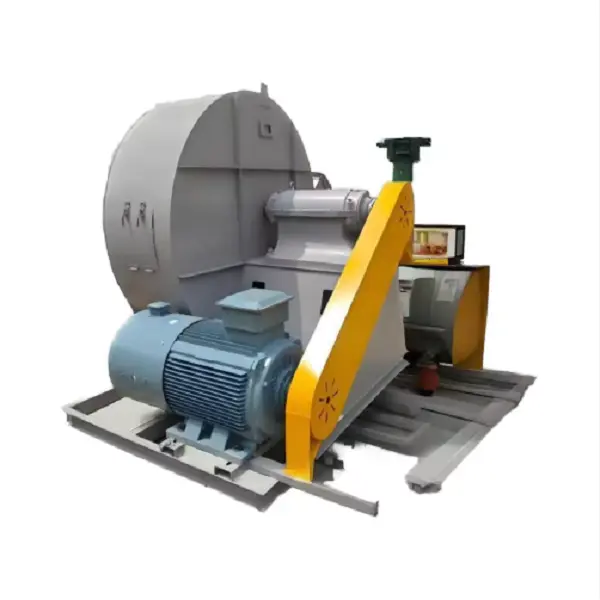 Ventilatore a tiraggio indotto nella centrale elettrica